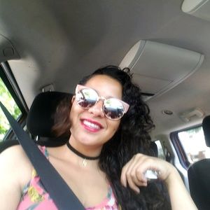 Meet your Posher, Sarai