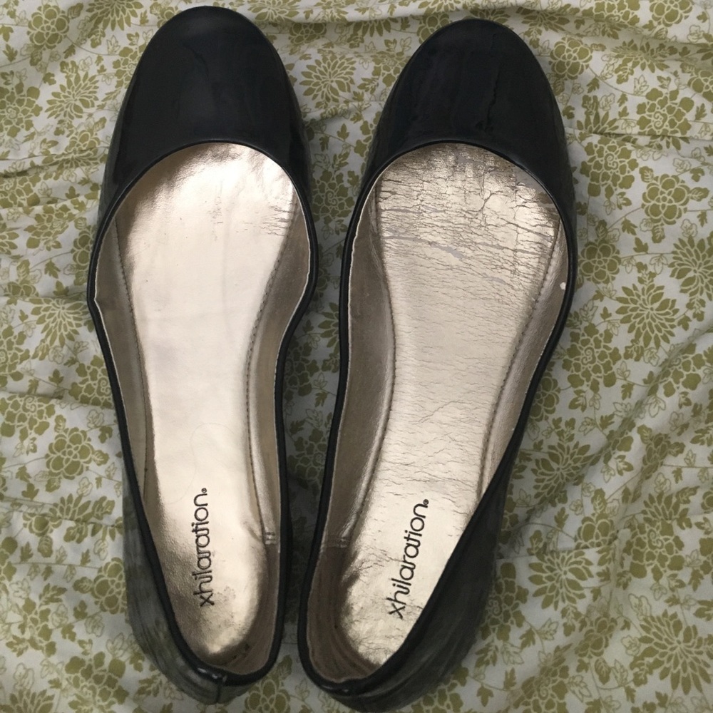 Solid black flats