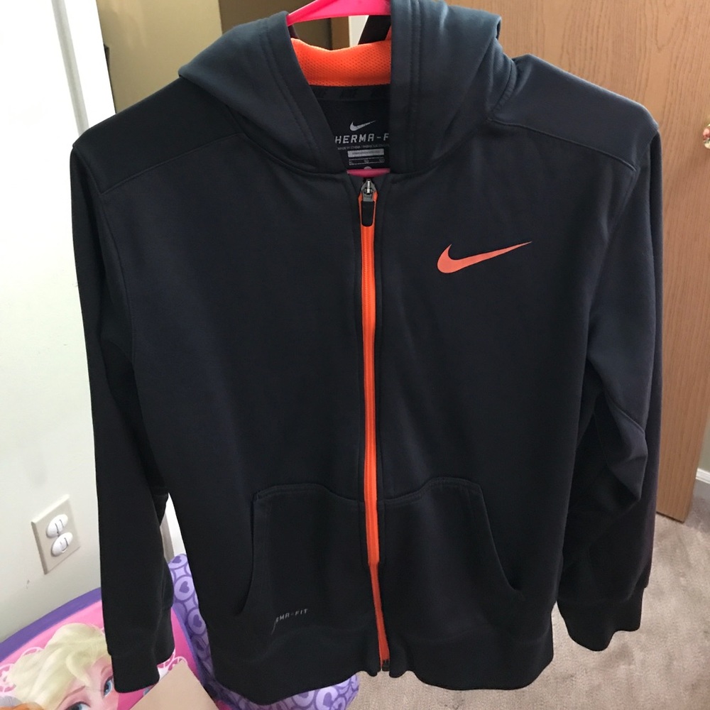 Nike therma-fit