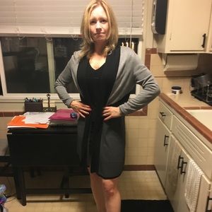 Knee length sweater w/color blocking