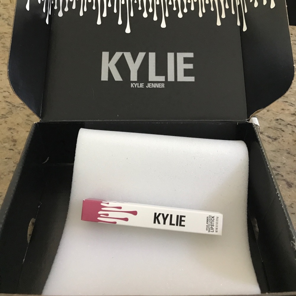 Kylie Cosmetics Posie K Liquid lipstick