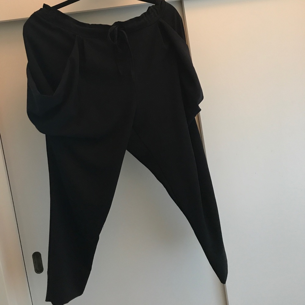 Black balloon pants