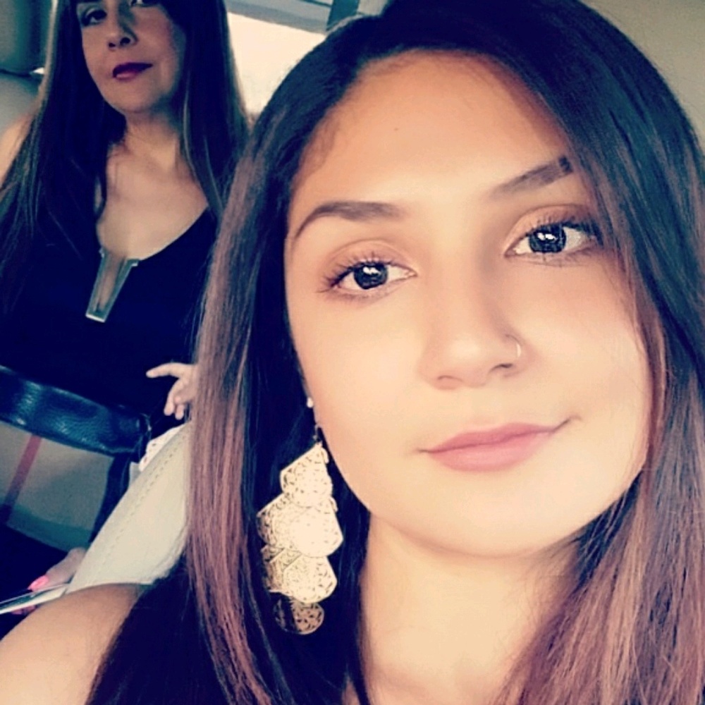 Meet your Posher, Velia