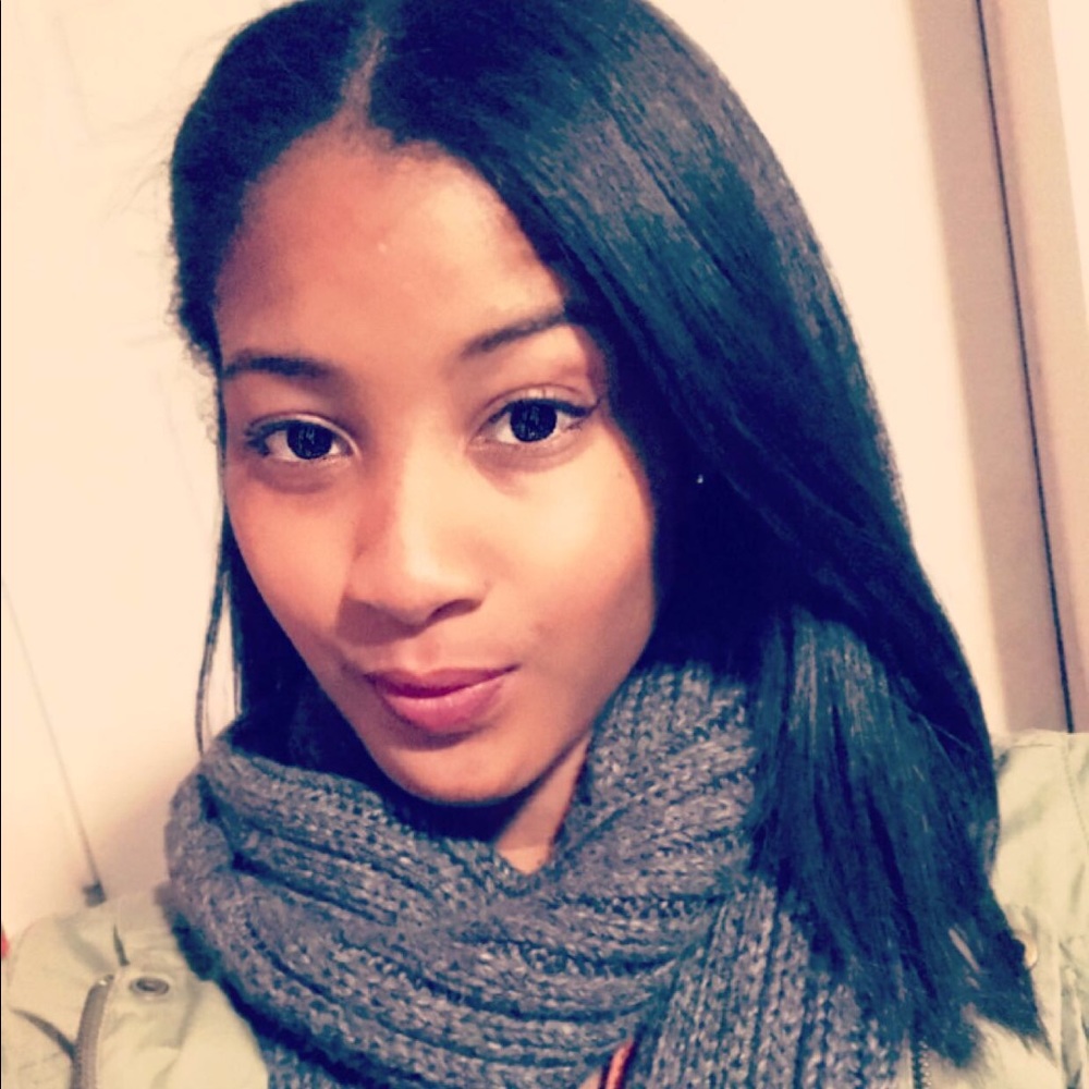 Meet your Posher, Kayla