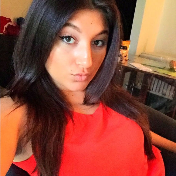 Meet your Posher, Bianca - Picture 2 of 2