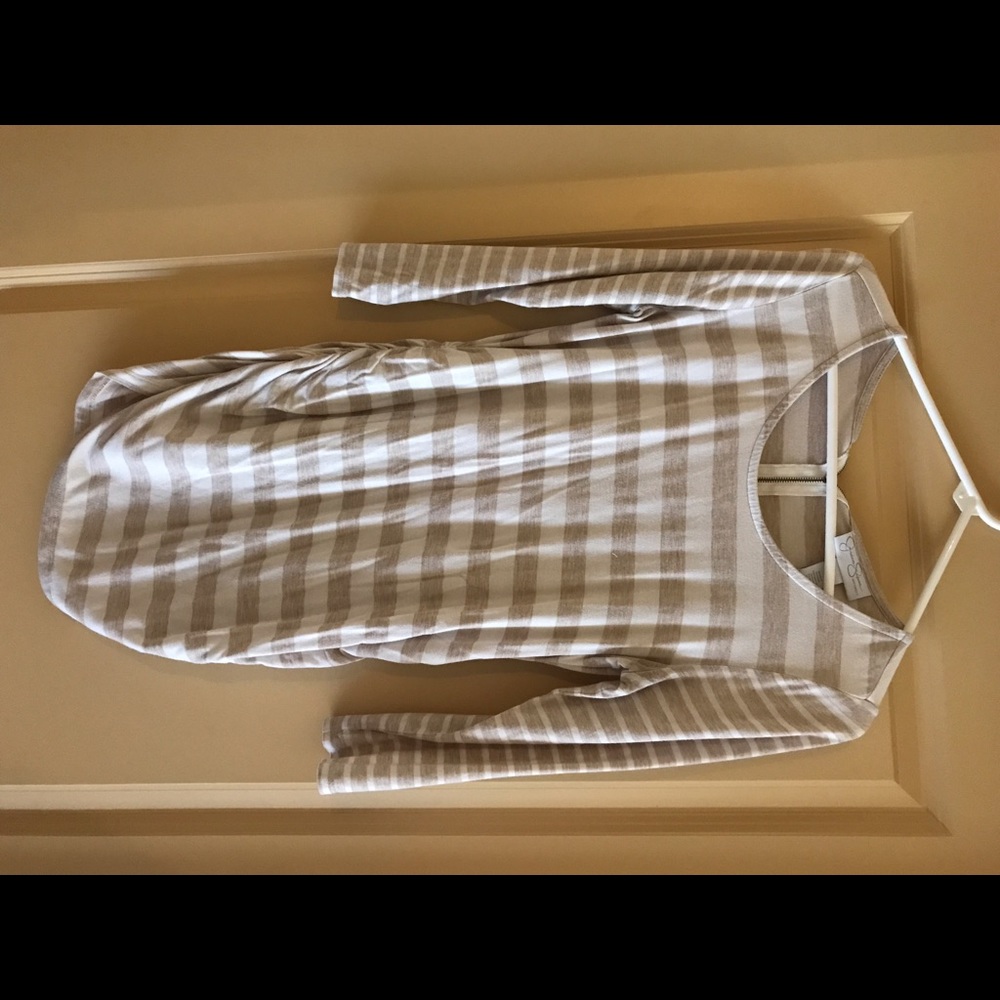 Jessica Simpson maternity dress