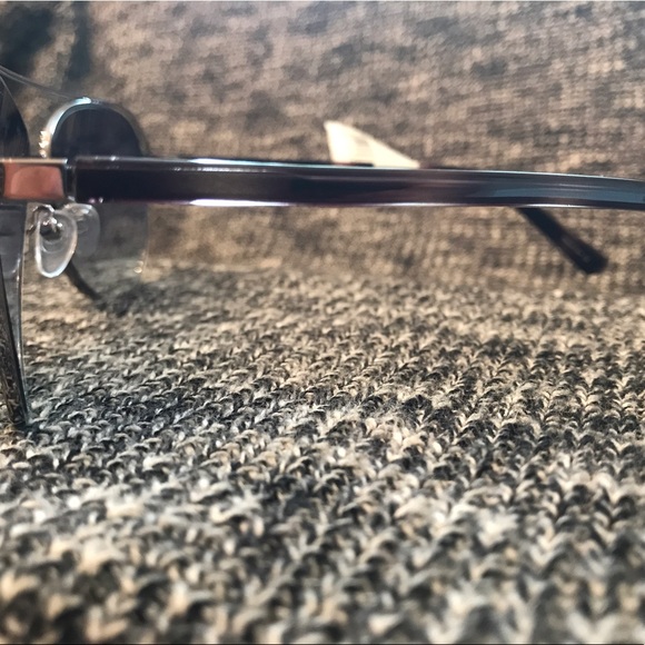 H by Halston Sunglasses - Picture 4 of 4