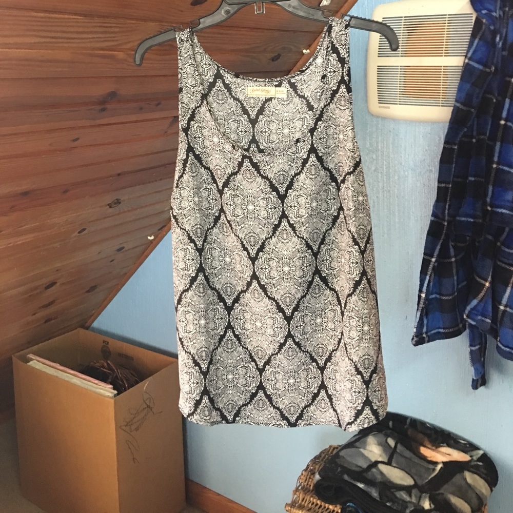 Cute blouse never been worn