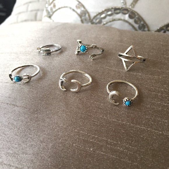 💐3/$20 6 Piece Boho Ring Set Moon & Arrow - Picture 5 of 6