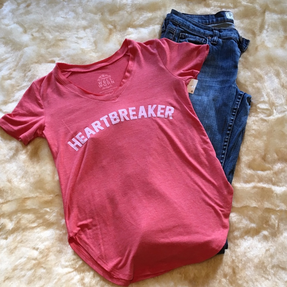 GRAPHIC TEE-SHIRT COLOR RED WOMEN'S "HEARTBREAKER"