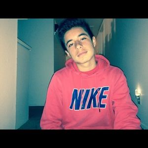 Meet your Posher, Johnathan