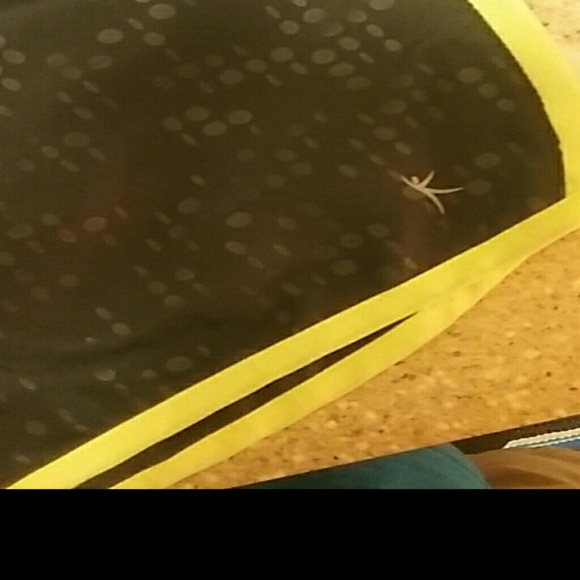 Exercise shorts - Picture 2 of 3