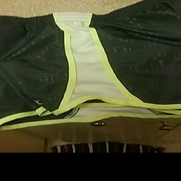 Exercise shorts - Picture 3 of 3