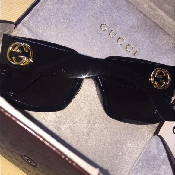 Gucci Sunglasses with \'GG\' logo main image 5