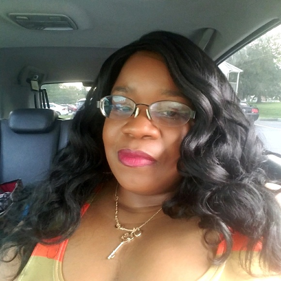 Meet your Posher, Demika - Picture 1 of 1