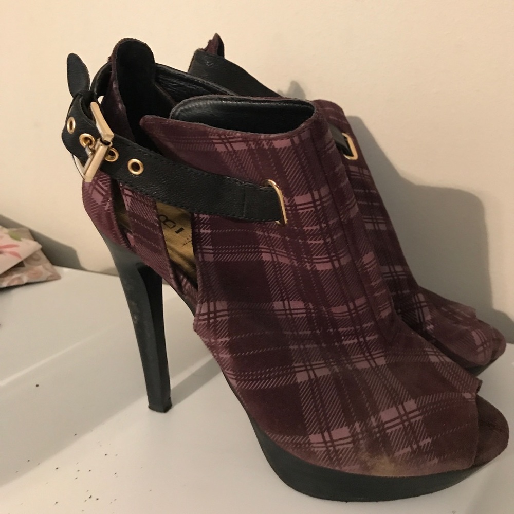 Bakers Purple Open Toed Loose Ankle Heels