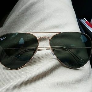 New Ray ban sunglasses aviator large, no case