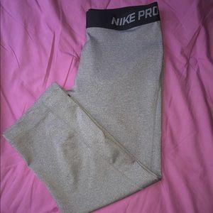 Nike pro cropped leggings