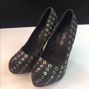ALDO leather eyelet / studded heels - Sz: 6