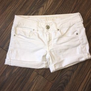 American Eagle white shorts