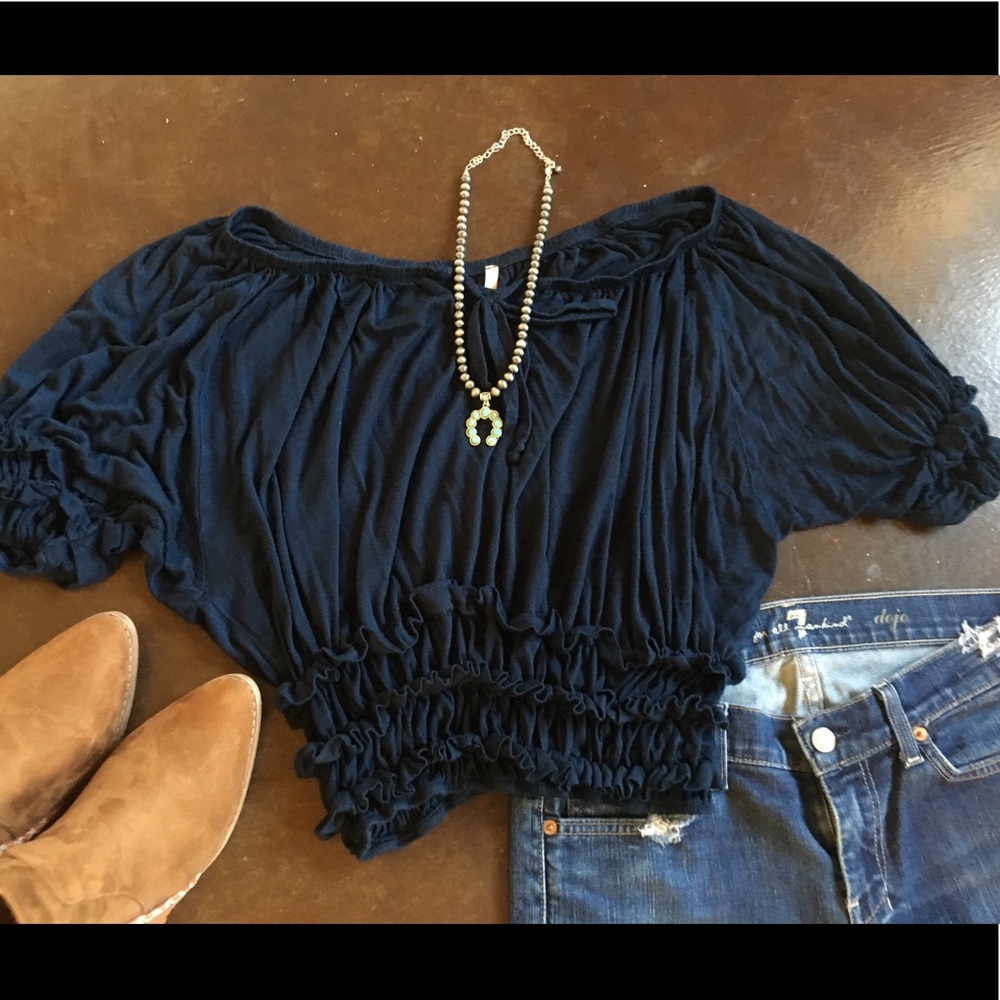 Honey punch Navy ruffles waist &sleeve top size m