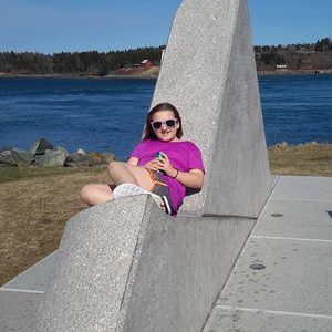 Meet your Posher, Joni