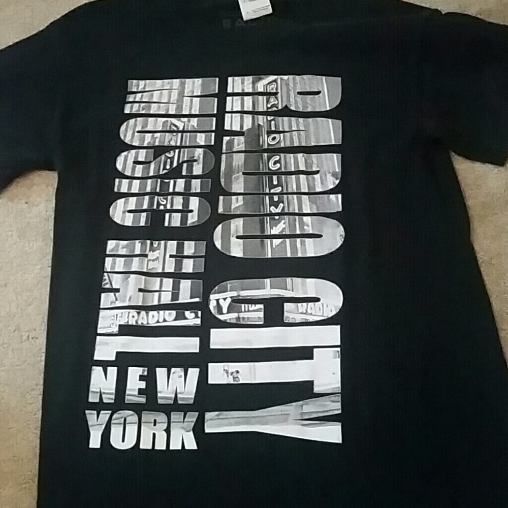 New York Radio City Music Hall t-shirt.
