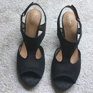 Sz 12 Clarks Sandals