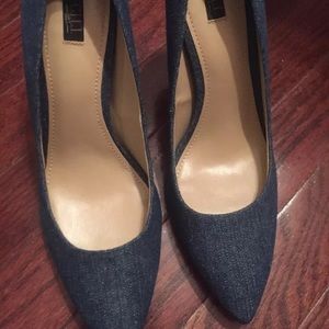 G.I.L.I. "Jill" denim high heel pump, size 9