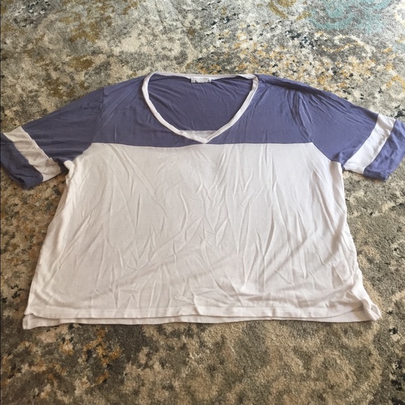 Flowy top with 3/4 sleeves - Picture 1 of 1