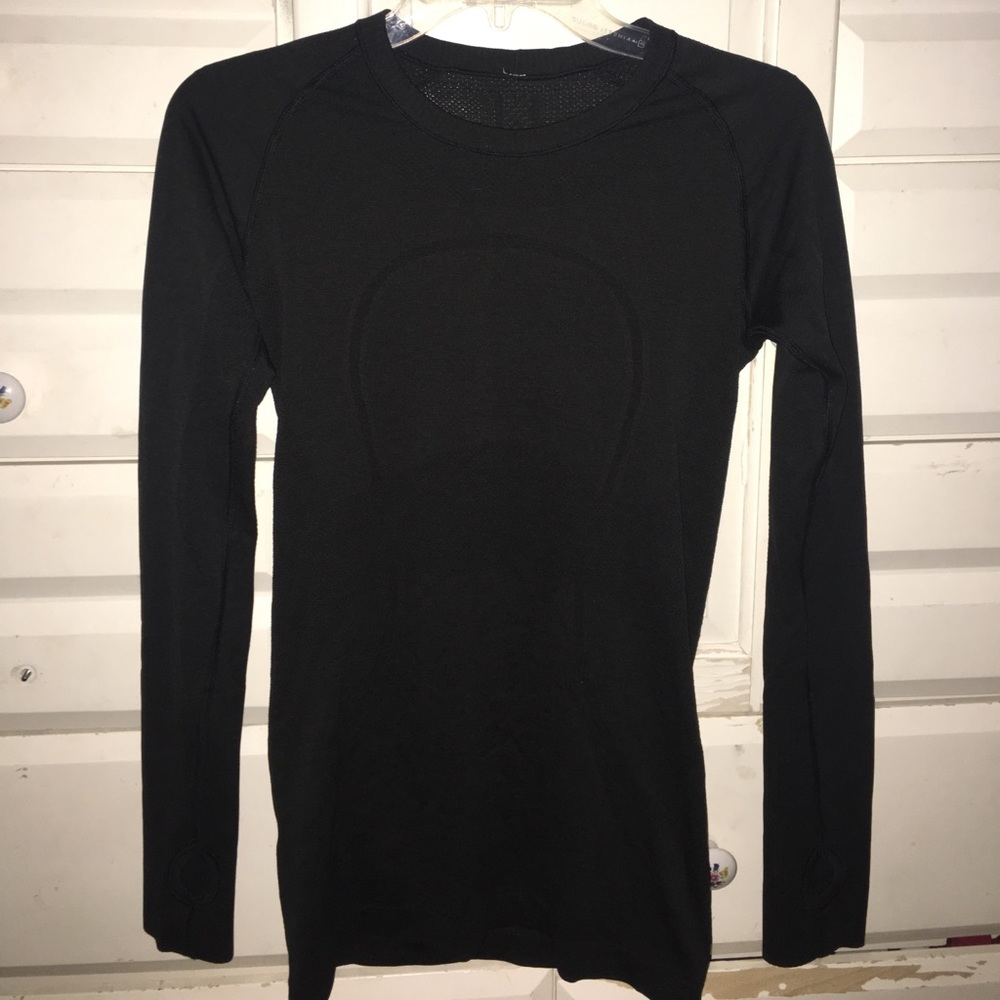 Black Lululemon Swiftly Tech Long Sleeve