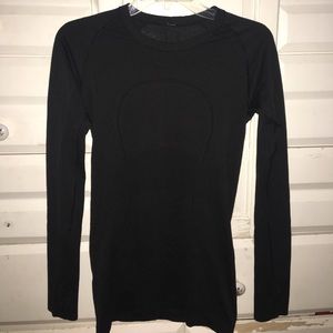 Black Lululemon Swiftly Tech Long Sleeve