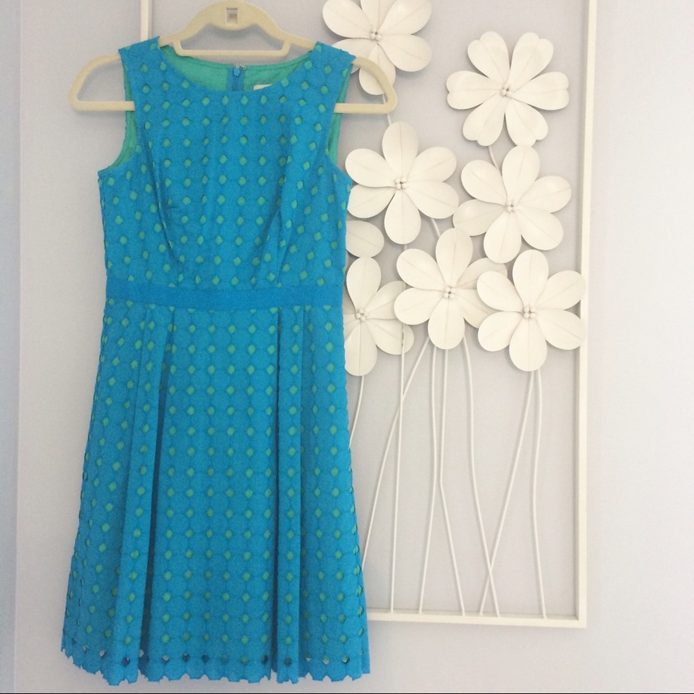 ‼️PRICE DROP‼️LOFT Diamond Eyelet Dress