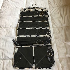 Vera Bradley Keep-it-Up hanging organizer
