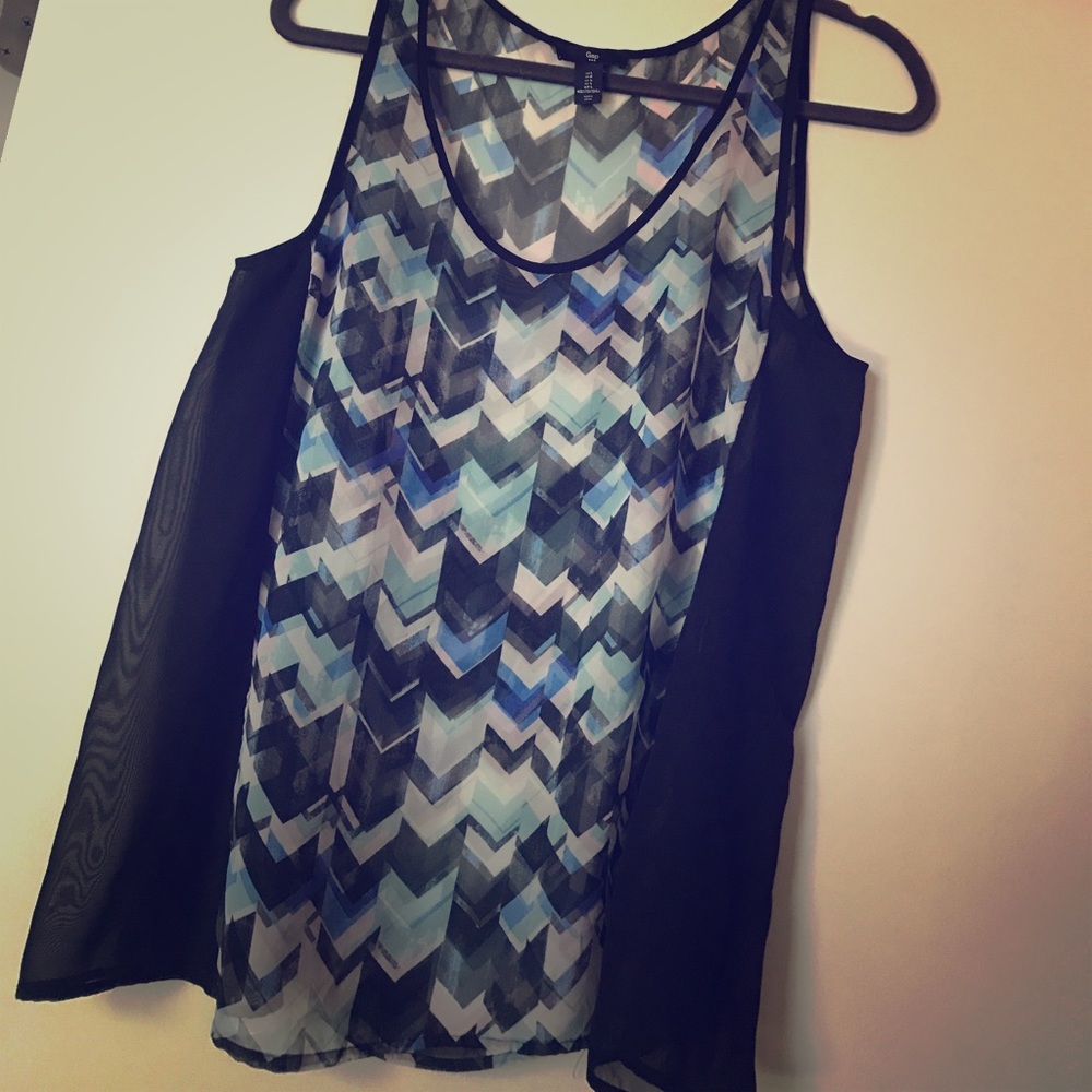 Multicolor sheer gap tank