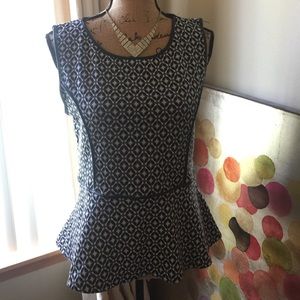 Apt 9 Pellum top with Faux leather trim