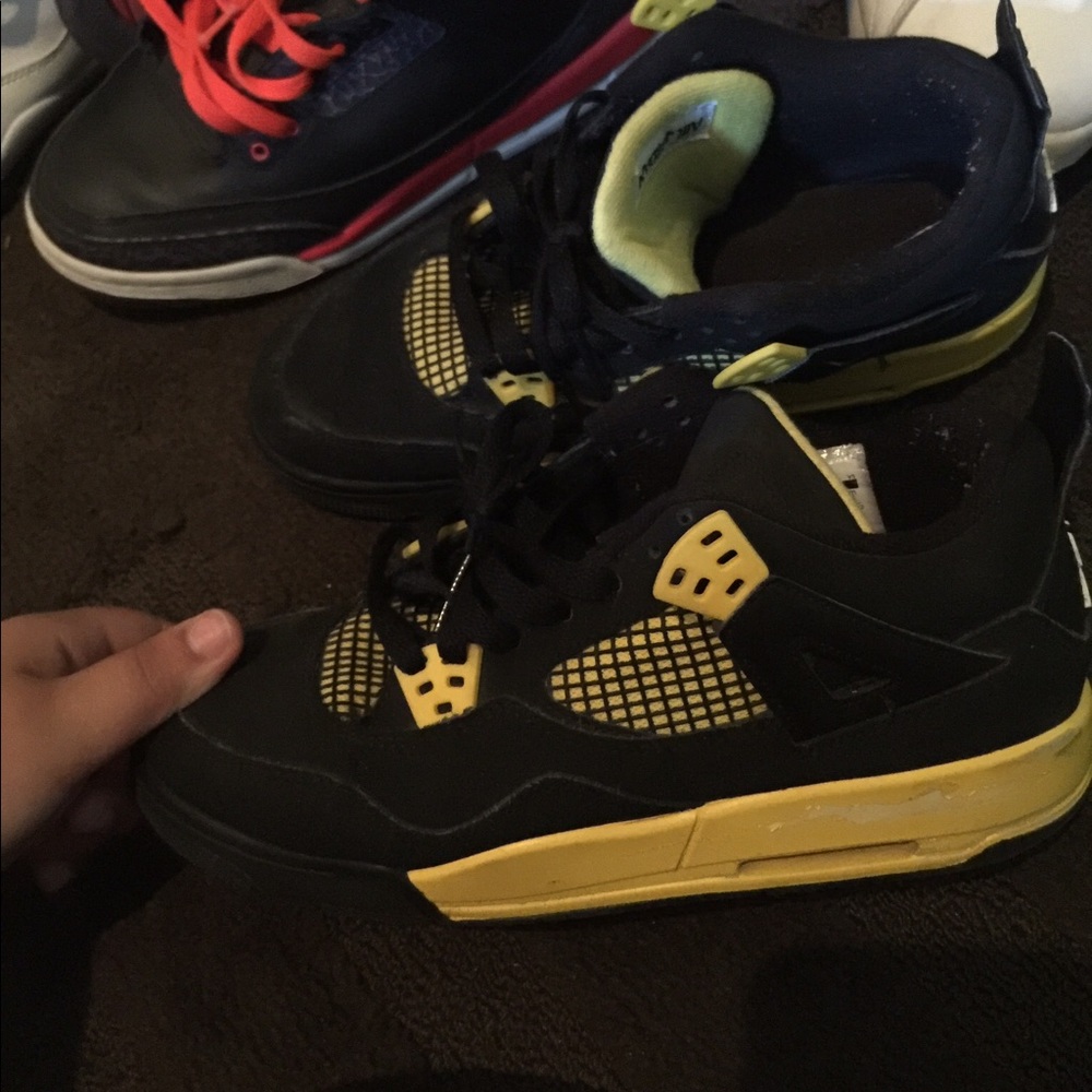Air Jordan Thunder 4s size 7y