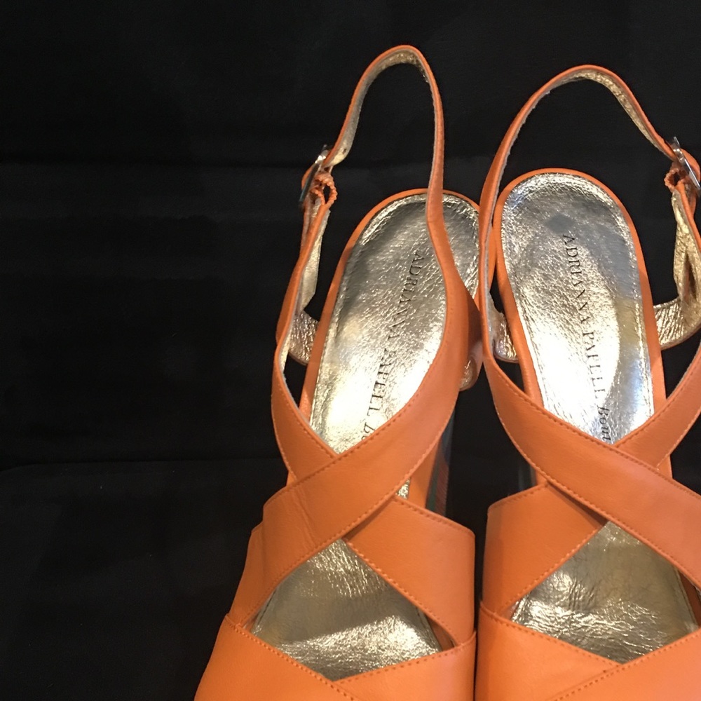Orange sandal w multicolor wedge
