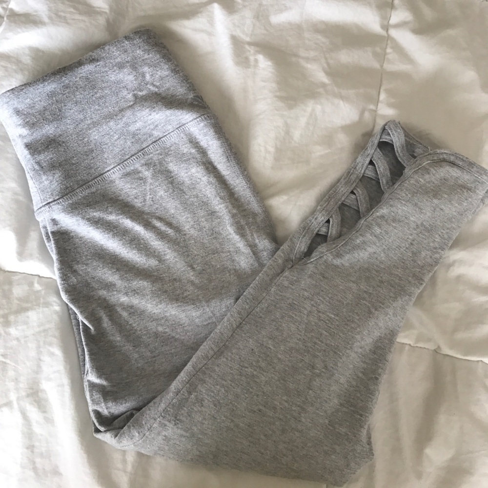 FOREVER XXI CROPPED SIDE DETAILED LEGGINGS