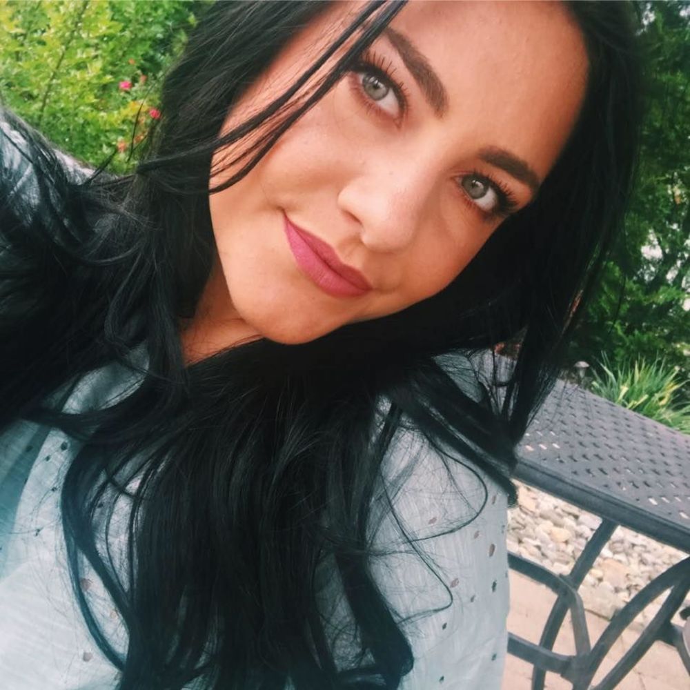 Meet your Posher, Alyssa