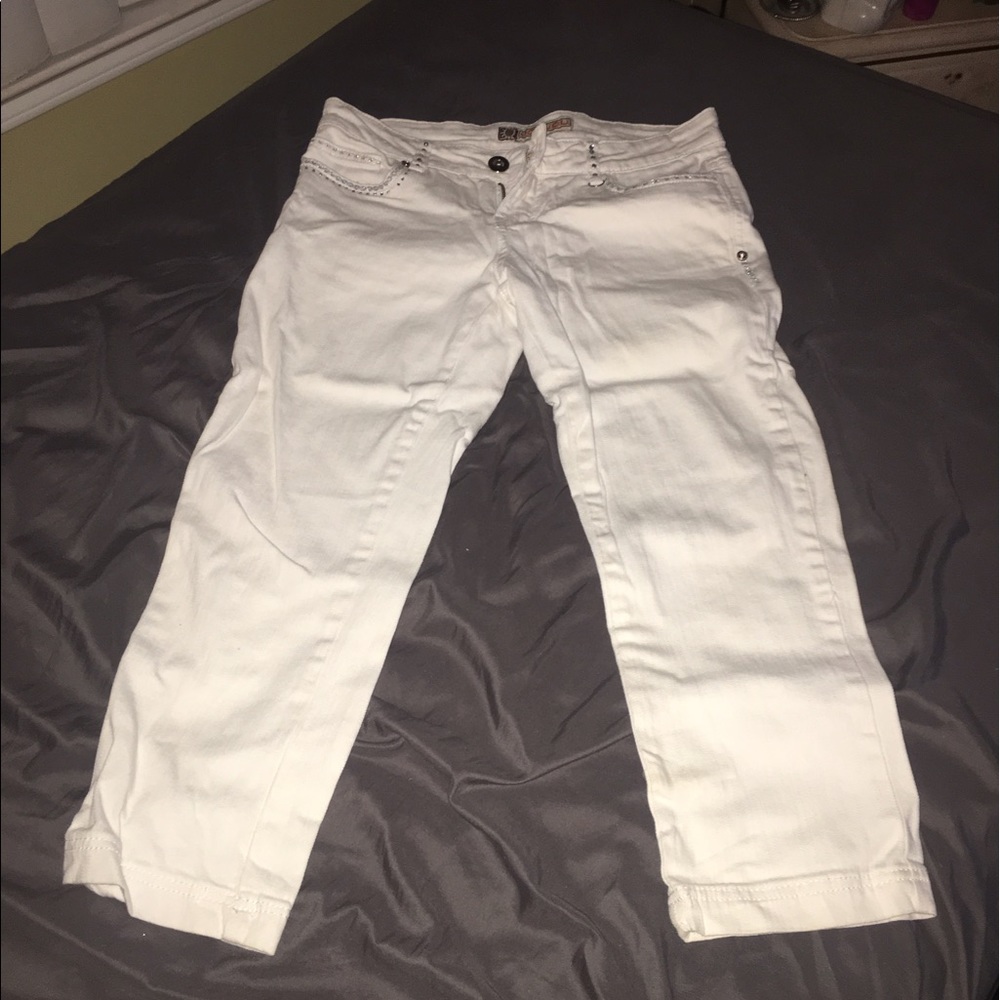 White Capri jeans