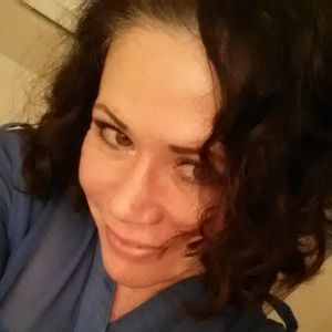 Meet your Posher, Gloria