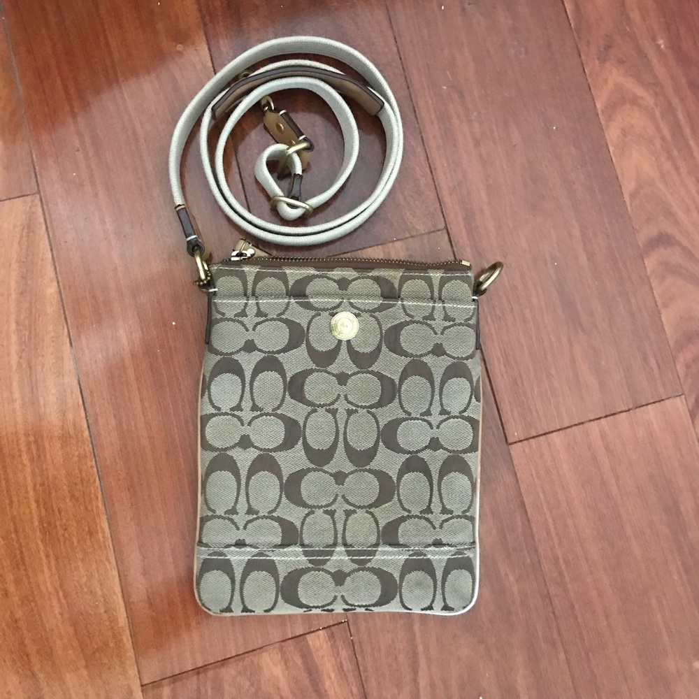 Coach Signature Canvas Cross-body