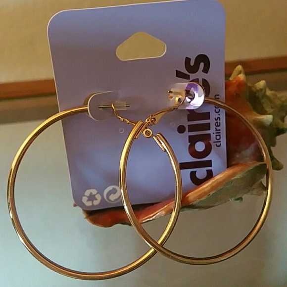 Claire's Jewelry - 🔴 Simple and basic gold loop earrings