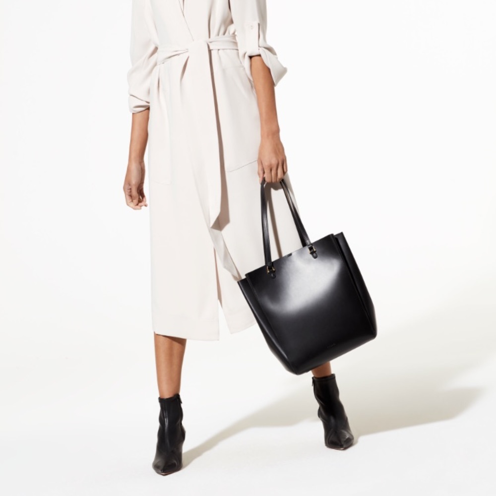 Aritzia Auxiliary eckhout tote in black. NWT - Picture 3 of 5