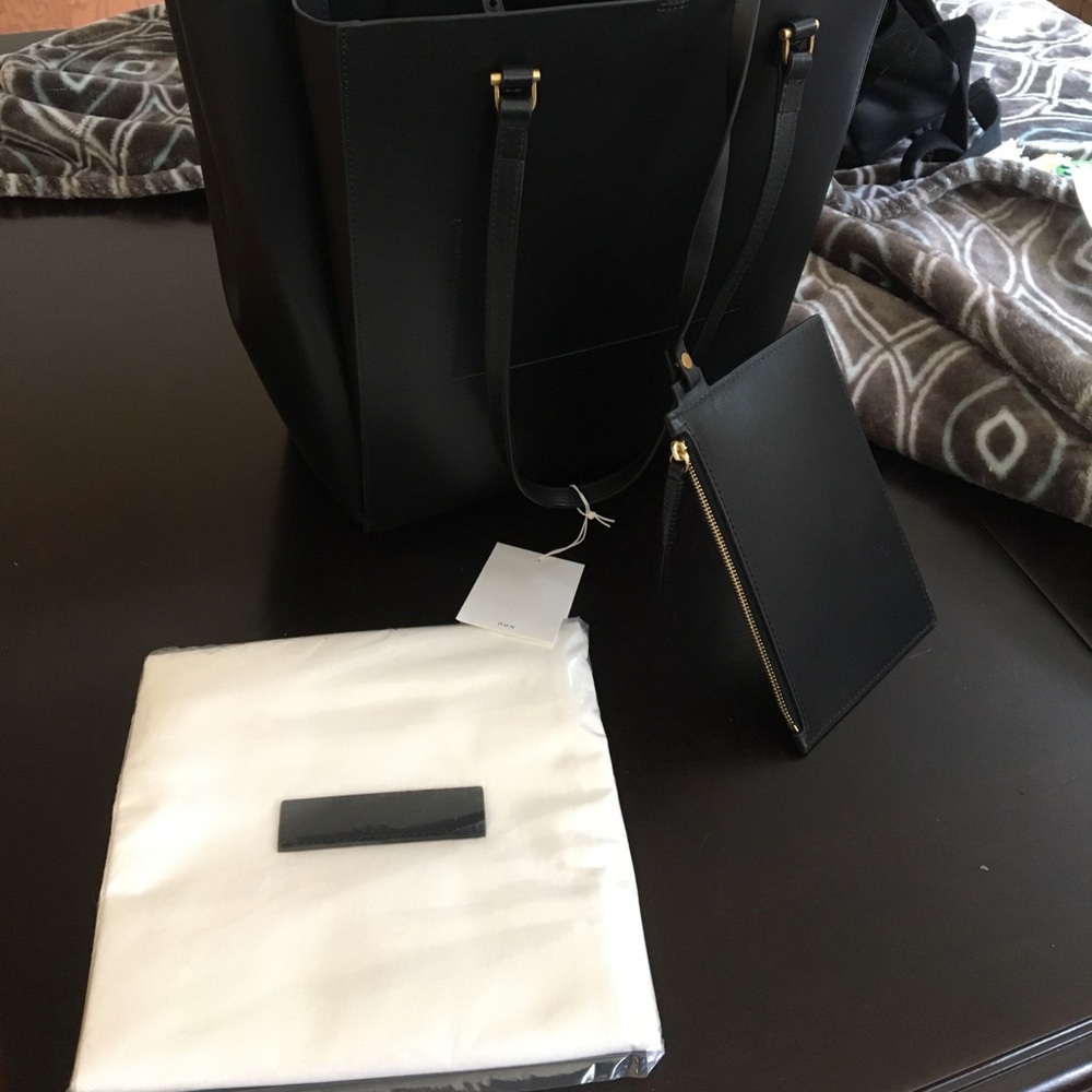 Aritzia Auxiliary eckhout tote in black. NWT - Picture 4 of 5