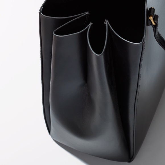 Aritzia Handbags - Aritzia Auxiliary eckhout tote in black. NWT