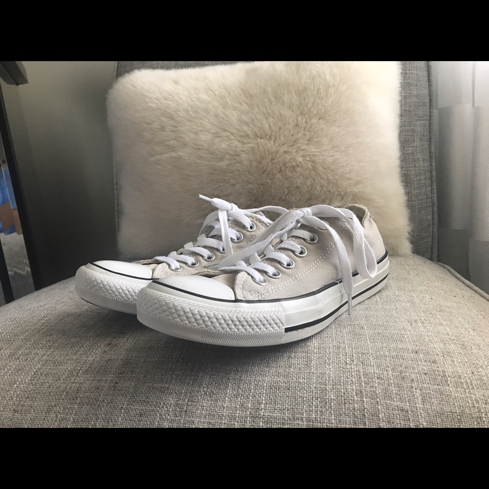 beige converse