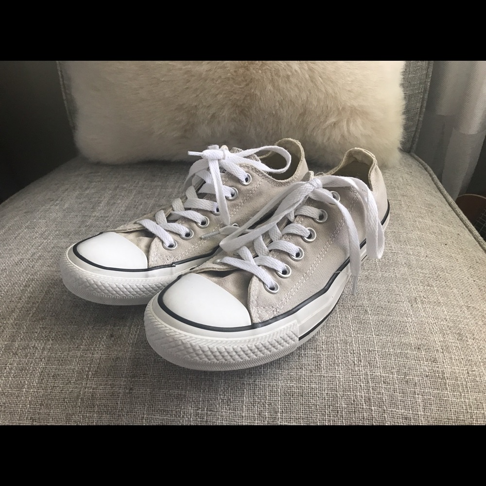 beige converse - Picture 2 of 3