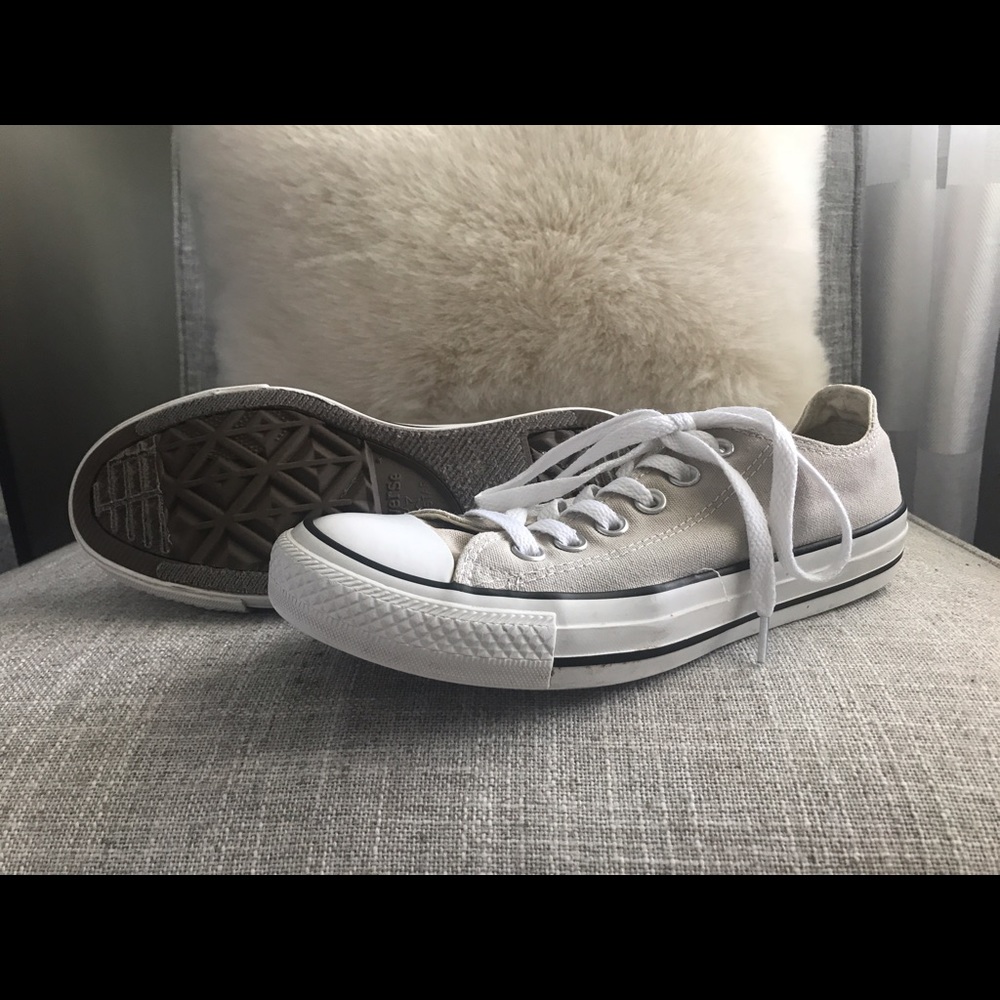 beige converse - Picture 3 of 3
